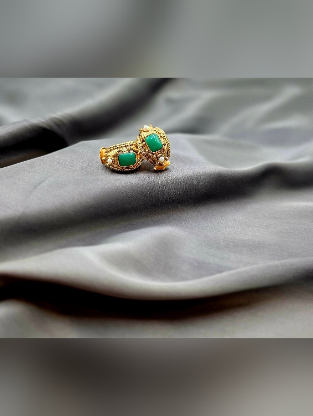 Vintage Vendome Byzantine Clip-On Earrings Gold Green Cabochon Statement Luxe - Picture 2 of 10